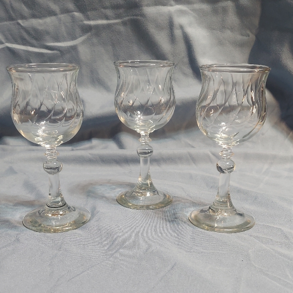 Vintage Avon Clear Optic Swirl Cordial Liqueur Glasses Set of 3 (5 7/16" H)